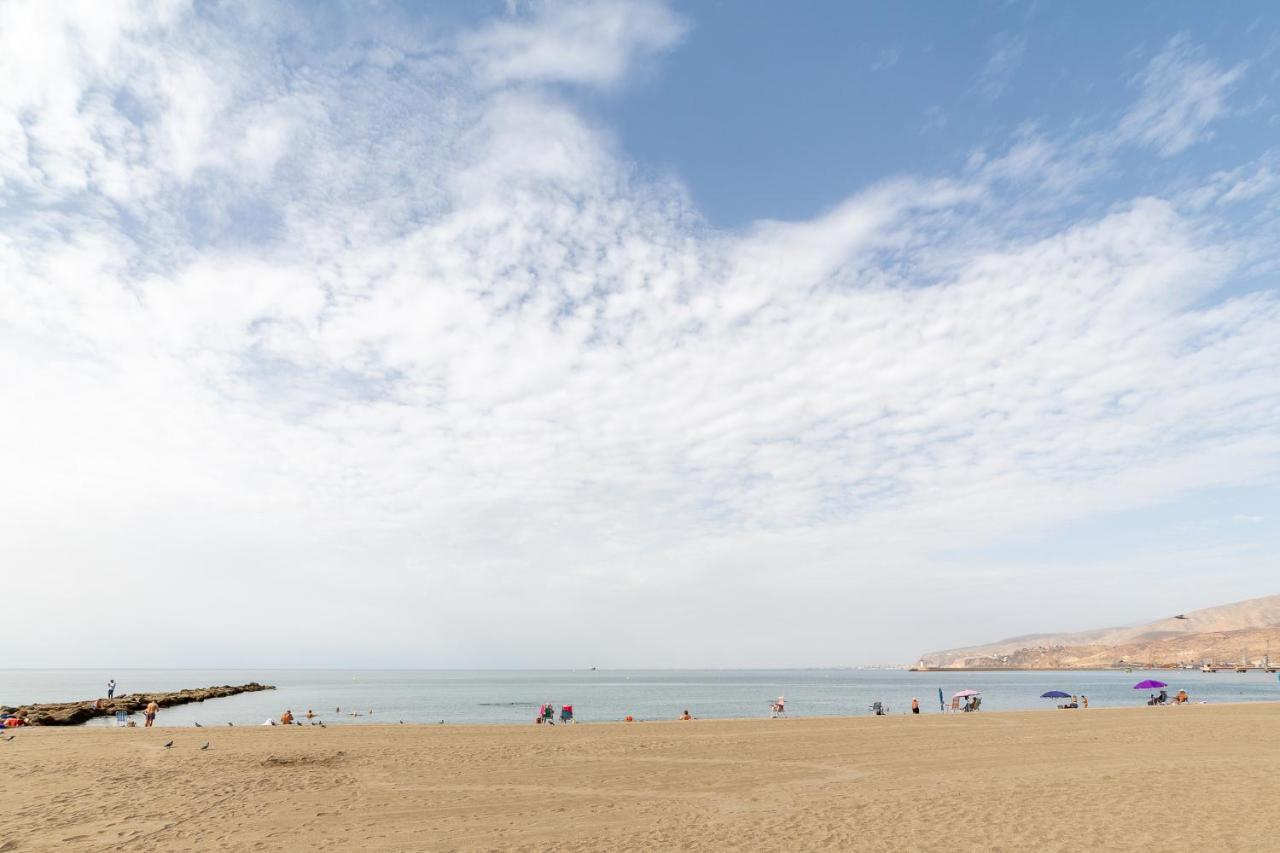 Almeriasuite Beach&Sun Екстериор снимка