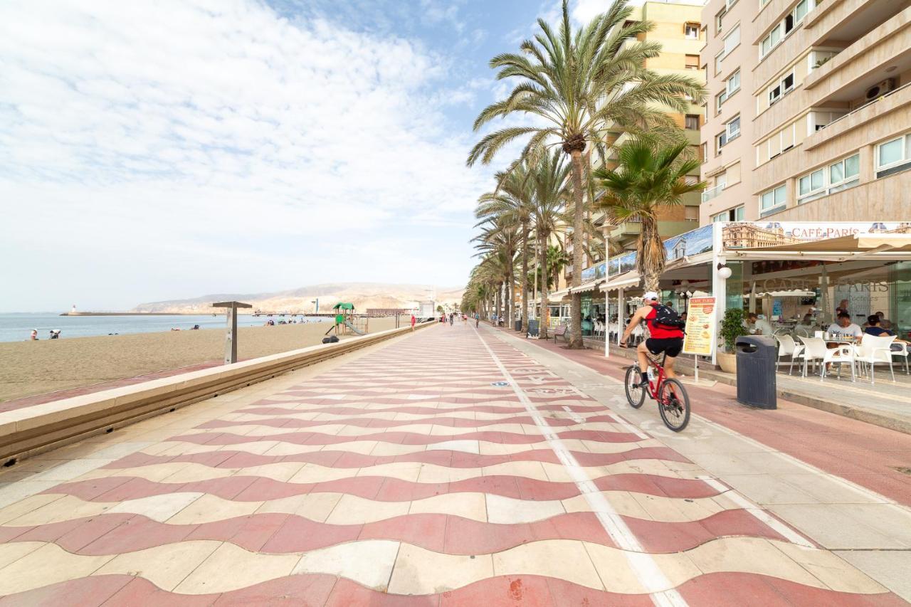 Almeriasuite Beach&Sun Екстериор снимка